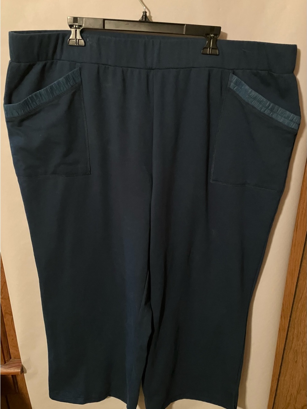 Dark green wide legged cropped casual pants by LOGO 2X